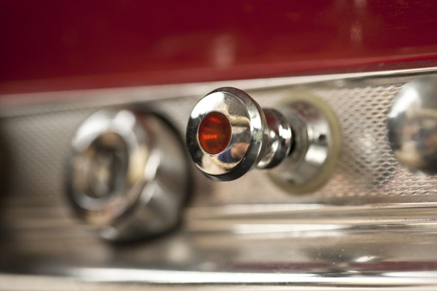 Mercedes-Benz 300 SL Roadster 1962 года  (фото 30 из 39)